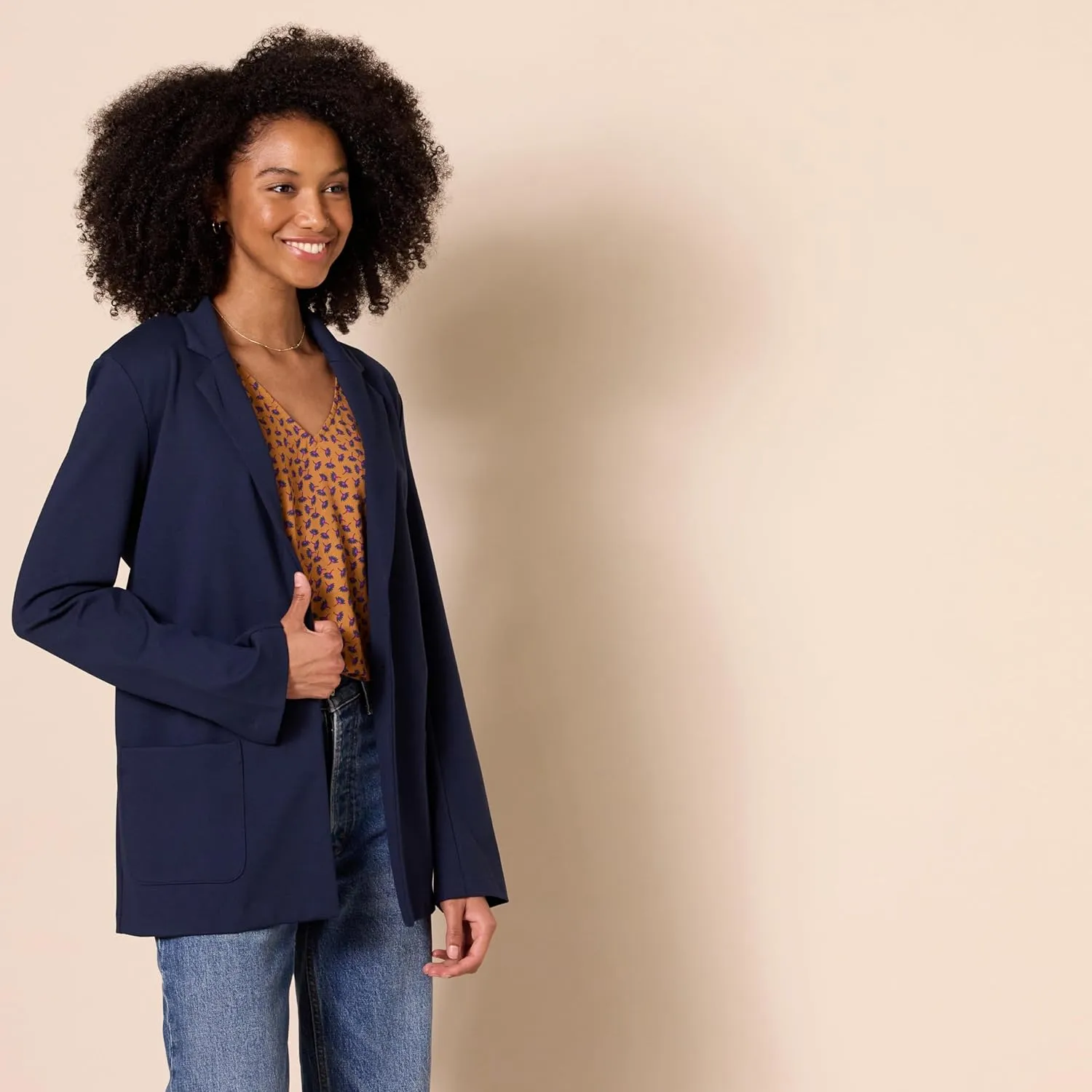 Amazon Essentials Women's Relaxed-Fit Soft Ponte Blazer