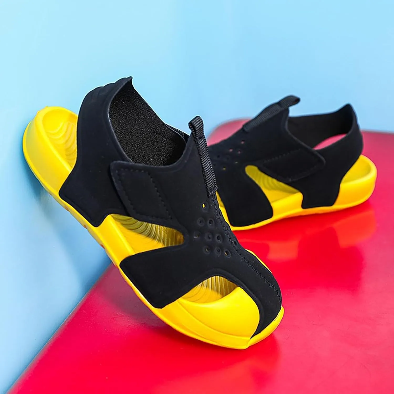 Boys Girls Sneakers Toddler Water Shoes Barefoot Water Shoes for Kids Baby Wide Socks with Arch Support Breathable Boys Girls Sandals Walking for Beach Swim Pool