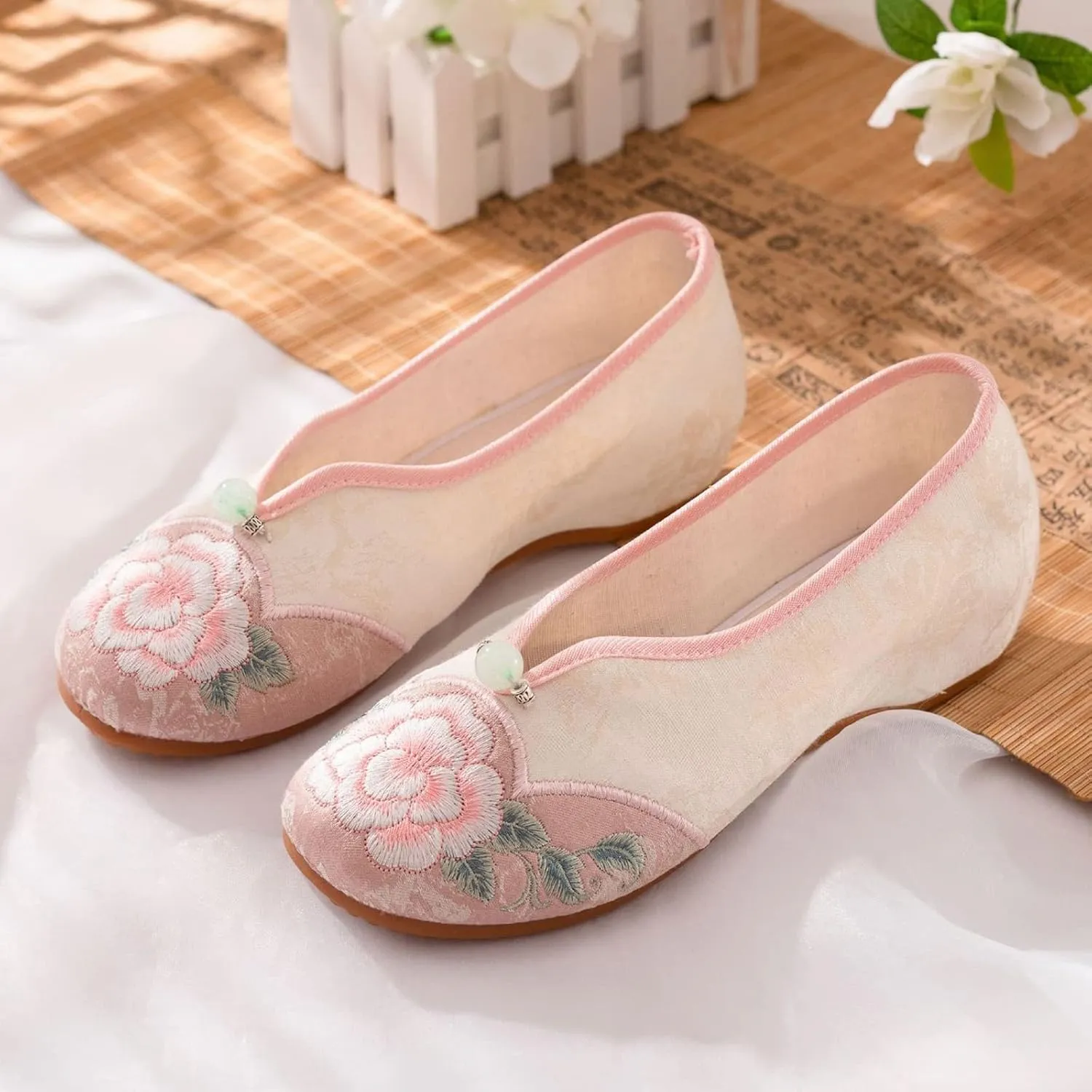 eYLun Women Flats Floral Embroidered Shoes Mary Jane Shoes Ballet Loafers Flats Slip On Shoes