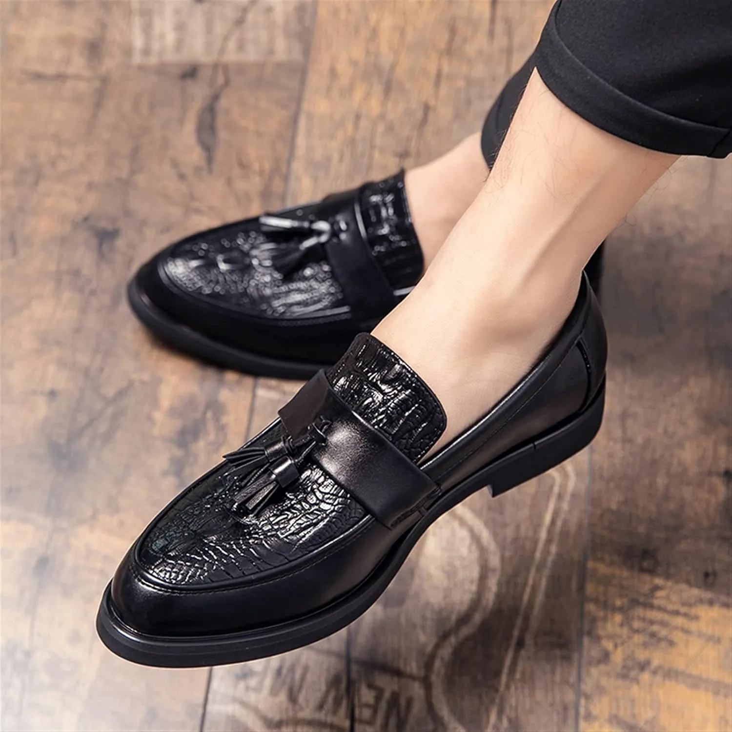 Fashion Burnished Crocodile Embossed Loafers for Men Slip-on Tassel Shoes Faux Leather Round Toe Block Heel Anti-Slip Casual