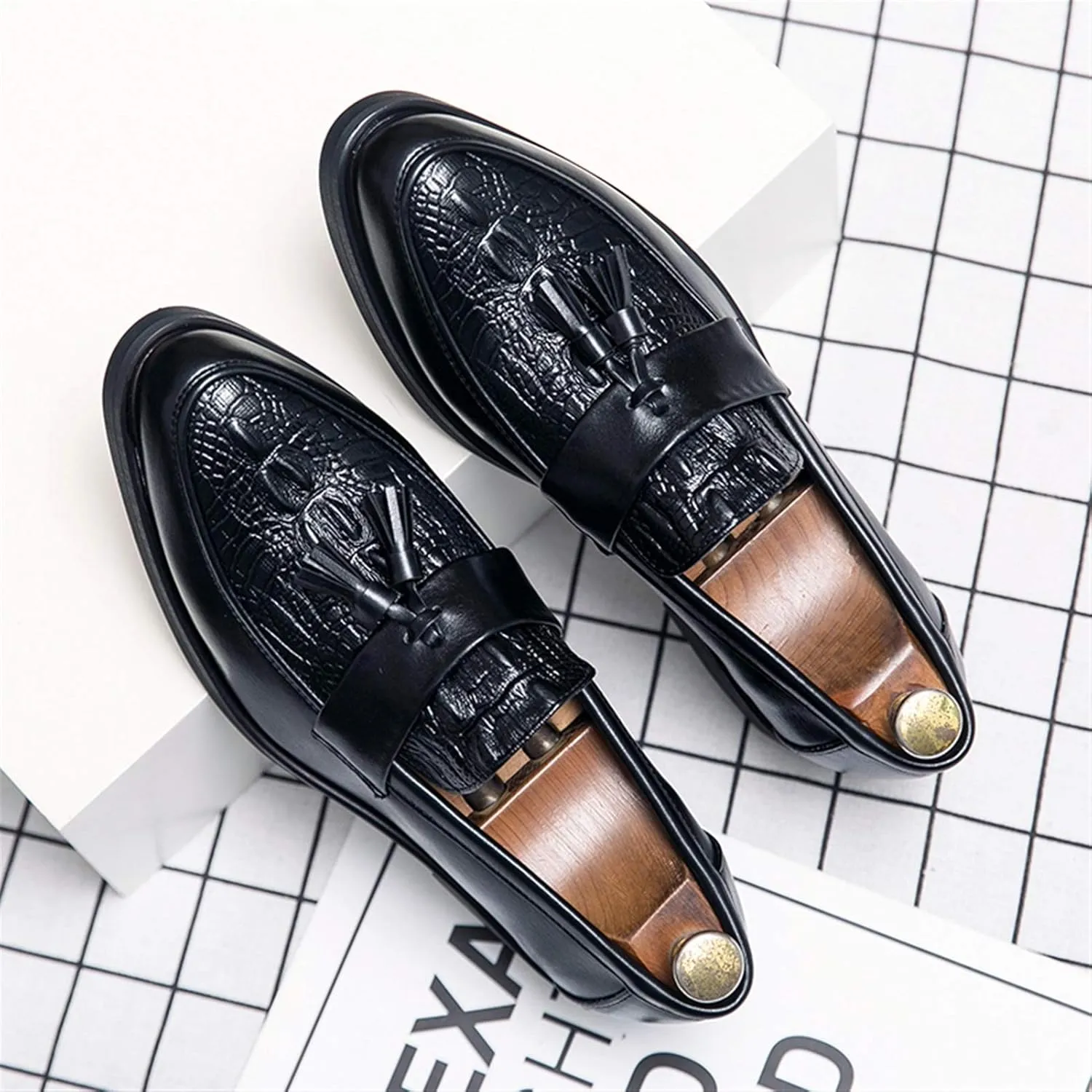 Fashion Burnished Crocodile Embossed Loafers for Men Slip-on Tassel Shoes Faux Leather Round Toe Block Heel Anti-Slip Casual