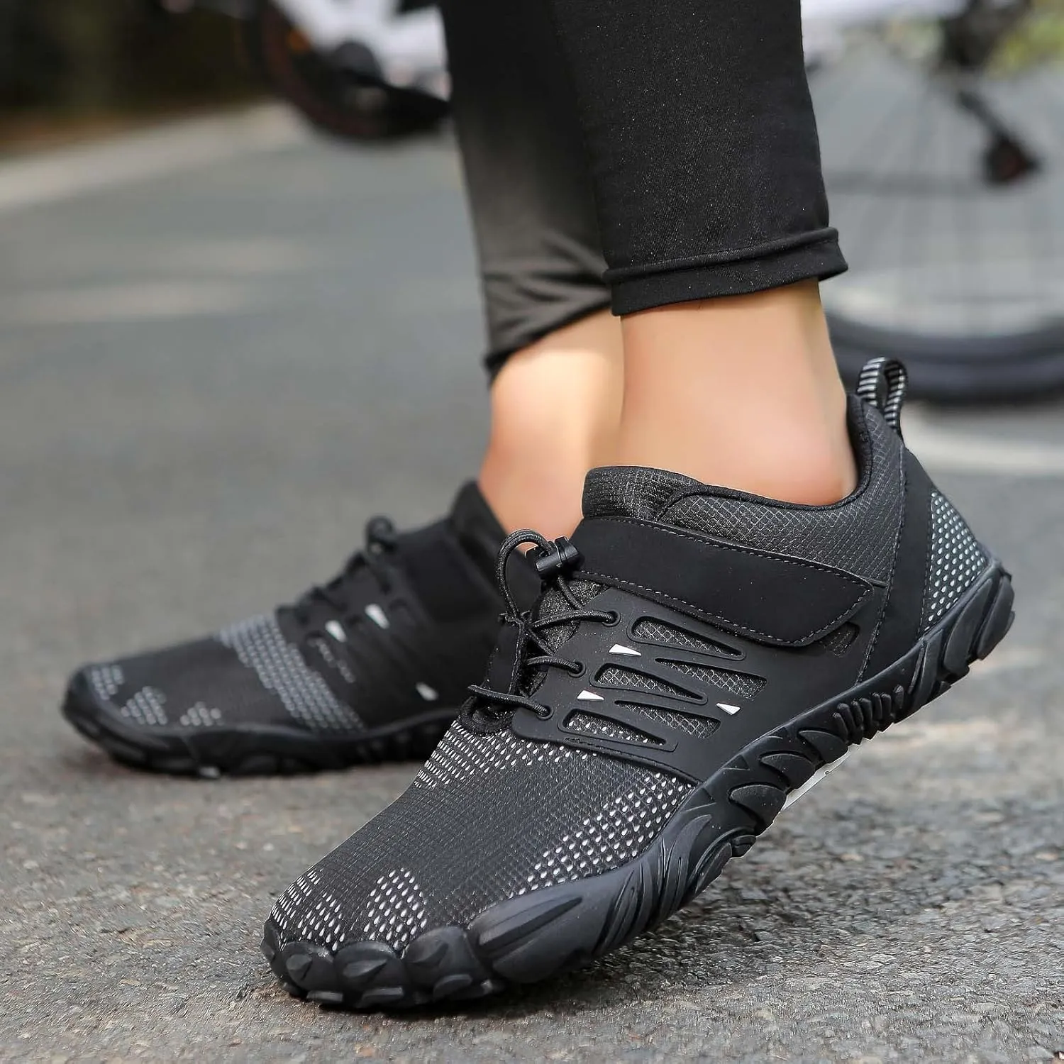 Mens Womens Water Shoes Wading Diving Beach Walking Hiking Quick Drying Sports Aqua Shoes with Adjustable Strap Indoor Fitness Comfy Cushioned Thick Sole Shoe Sumemr Barefoot Wear 2025 Couple Sneaker