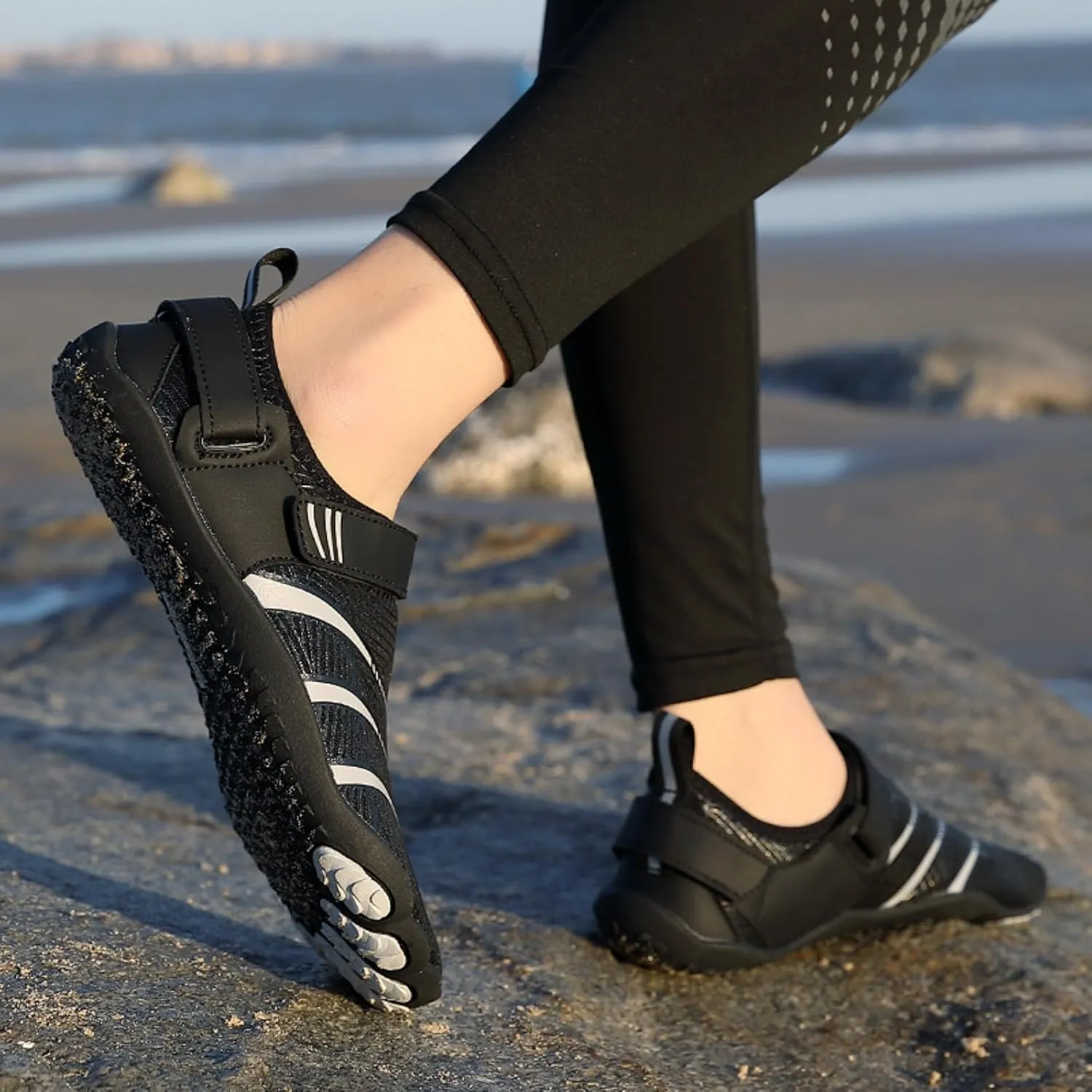 Water Shoes for Women Men Barefoot Breathable Quick-Dry Non Slip Water Swimming Diving Wading Beach Shoes Summer Hiking Breathable Shoe Couple Indoor Fitness Yoga Shoe with Adjustable Strap