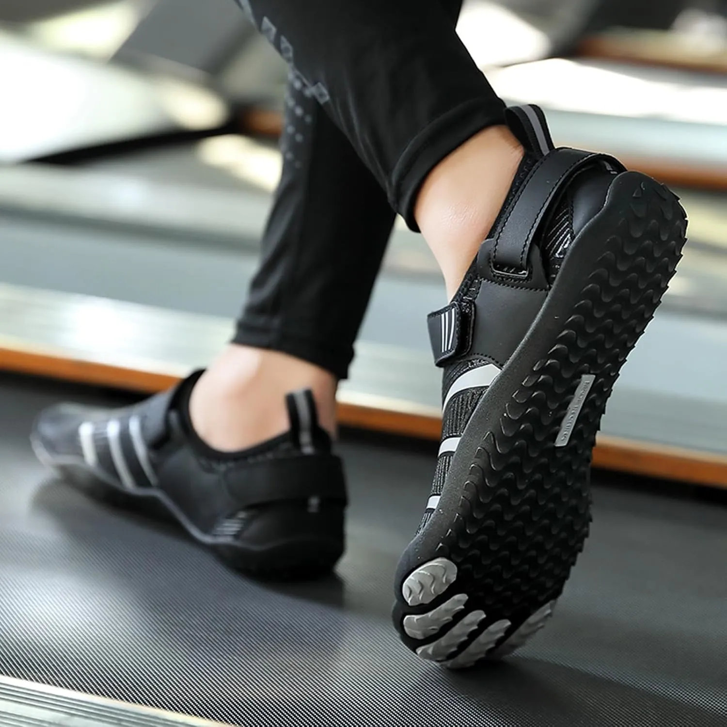 Water Shoes for Women Men Barefoot Breathable Quick-Dry Non Slip Water Swimming Diving Wading Beach Shoes Summer Hiking Breathable Shoe Couple Indoor Fitness Yoga Shoe with Adjustable Strap