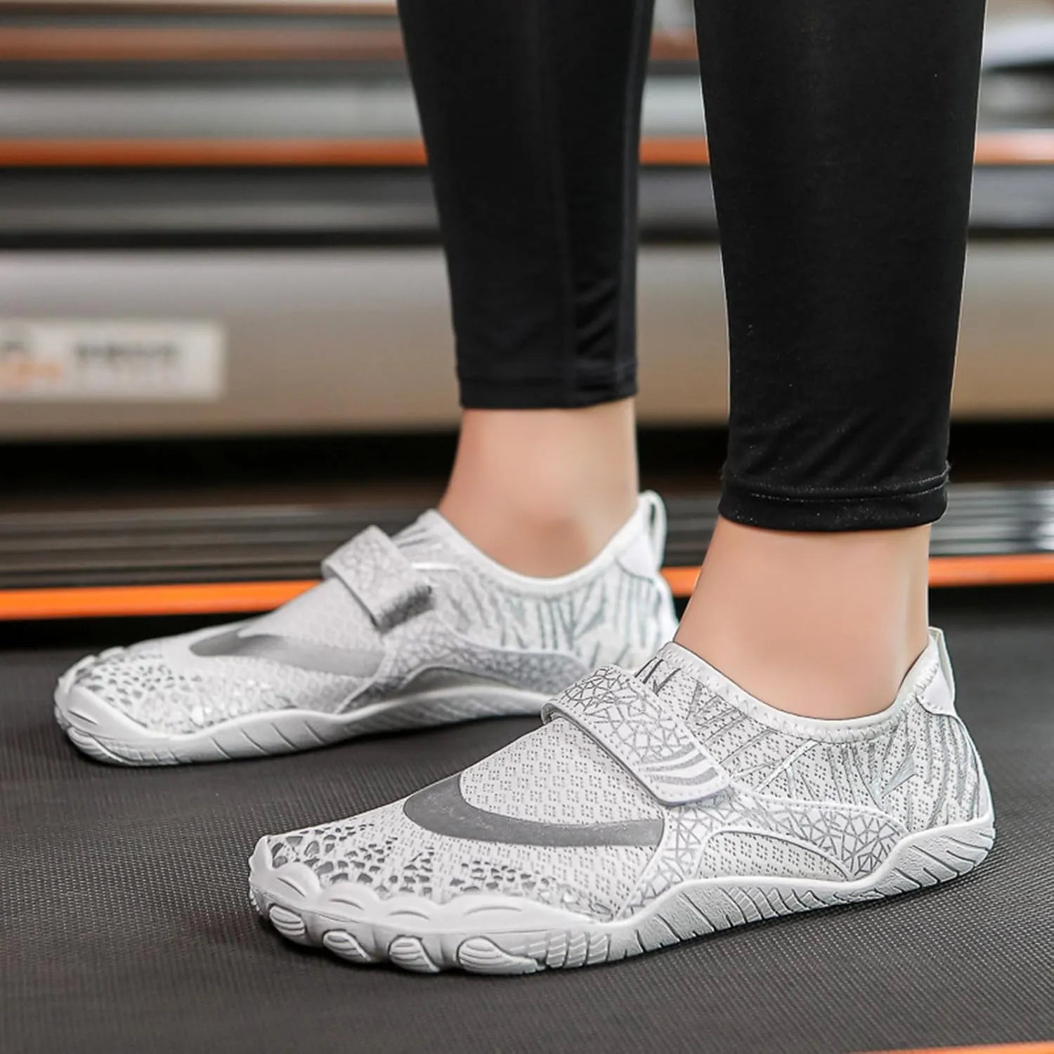 Water Sports Shoes Quick-Dry,Aqua House Sports Socks for Men and Women Couples Slip On Elastic Casual Sneakers Men and Women Non Slip Wading Diving Shoes Room Beach Snorkeling Barefoot Waer