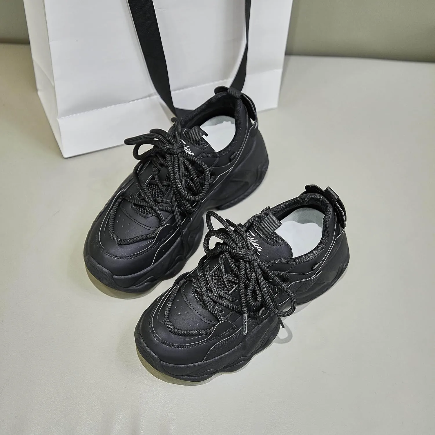 Women's Platform Chunky Sneakers Casual Lace-Up Walking Shoes Comfortable Leather Sneakers Gym Shoes